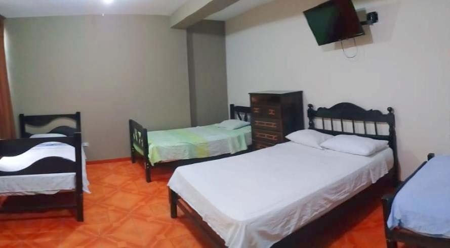 Hospedaje Residencial Santa Ines Trujillo Exterior photo