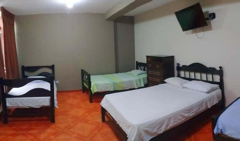 Hospedaje Residencial Santa Ines Trujillo Exterior photo