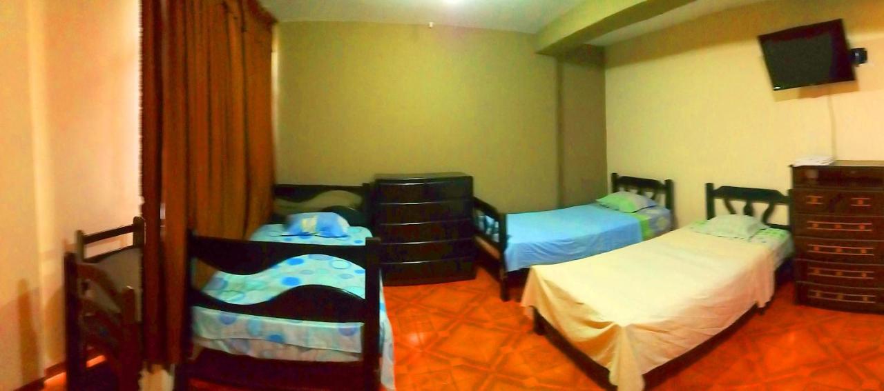 Hospedaje Residencial Santa Ines Trujillo Exterior photo
